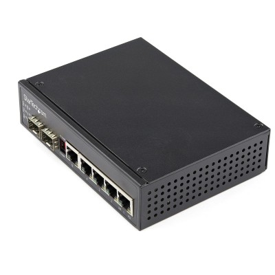 StarTech.com Switch rete LAN industriale a 6 porte - 4 porte PoE RJ45 + 2 slot SFP 30W - 10/100/1000Mbps Power over Ethernet - C